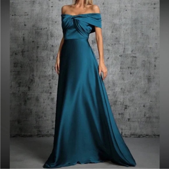 Luxe twist front off shoulder party formal wedding gown dress - Picture 14 of 16